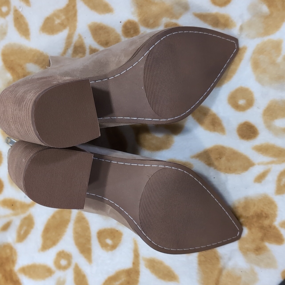 Steve Madden Tan Suede Ankle Booties Women’s Size 7 - Picture 4 of 6